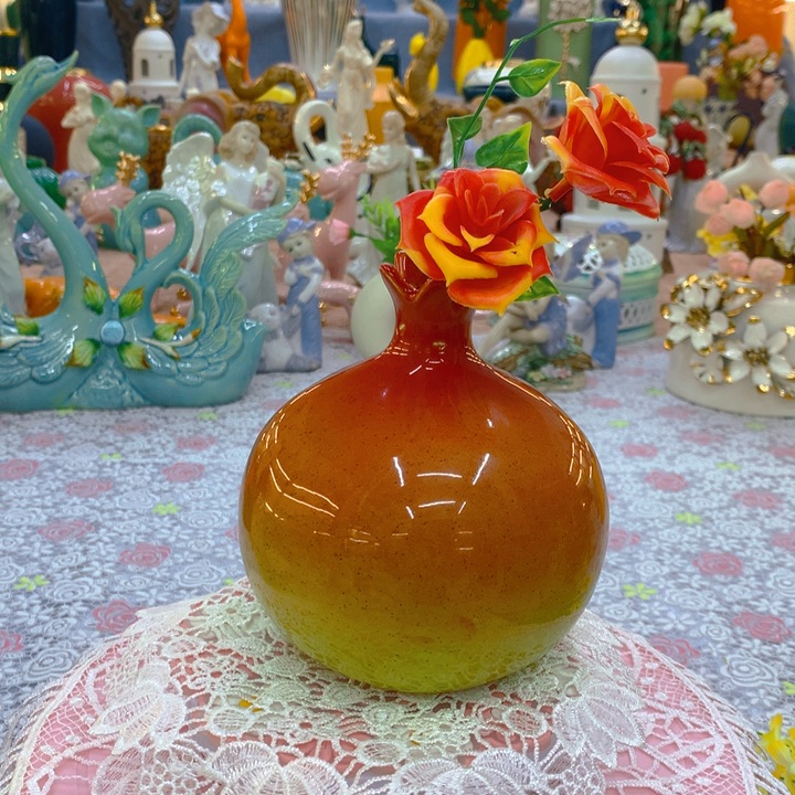 陶瓷陶瓷石榴小花瓶