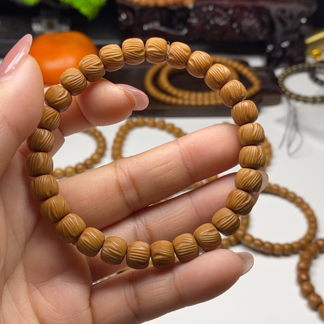 猴头核桃吊坠云锦