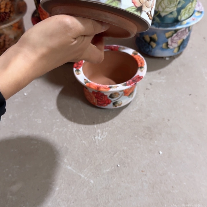 L***a紫砂花盆默认瑕疵价