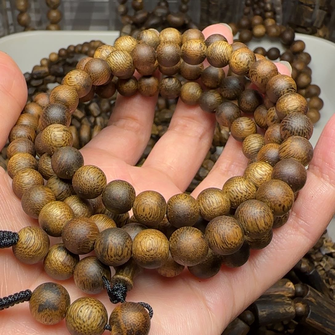 沉香手串雪***凉多圈0.8规格海南乌身老料23.4克老白棋