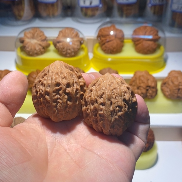 文玩核桃吊坠铁锤