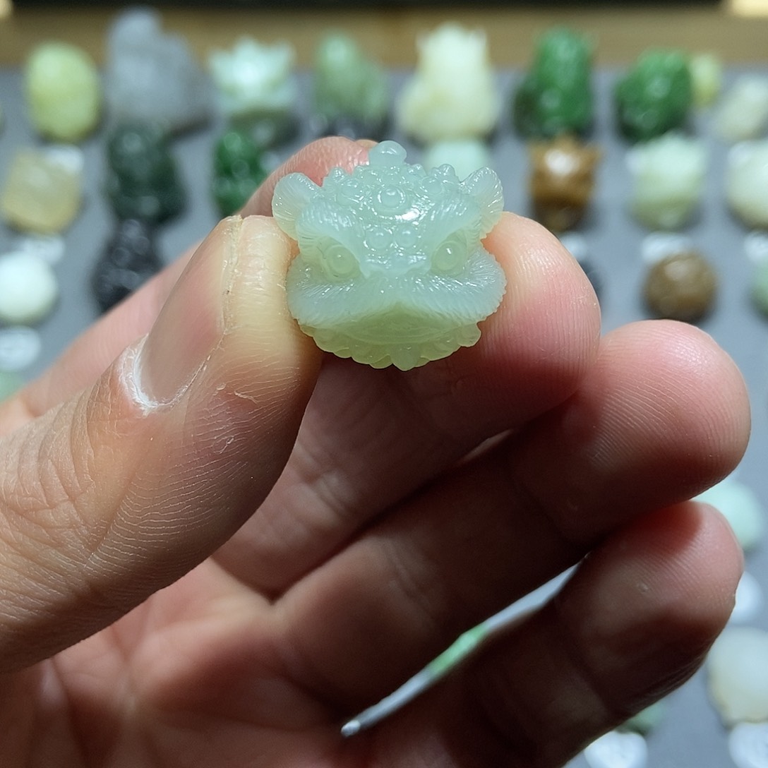 和田玉颈饰未镶嵌定制