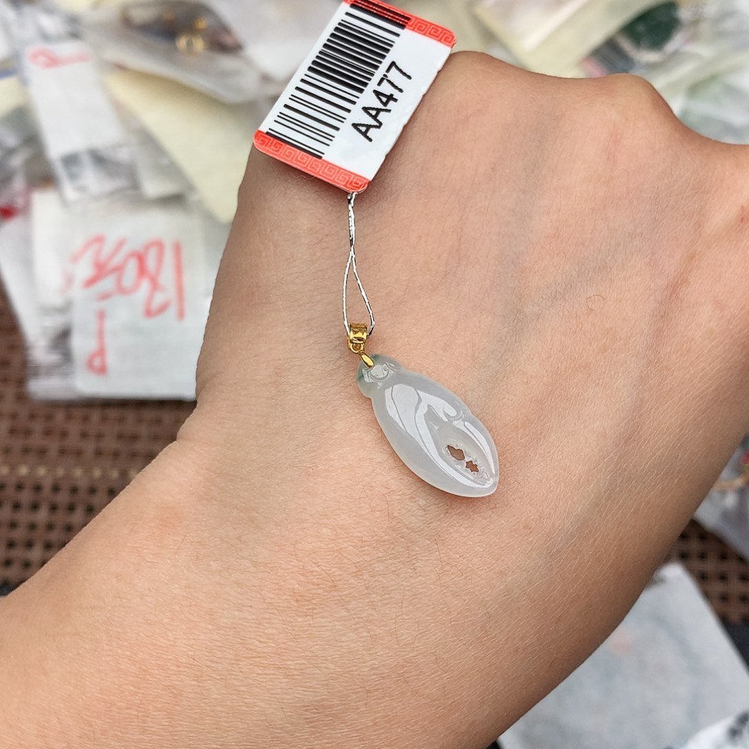 翡翠18K金镶嵌挂件一