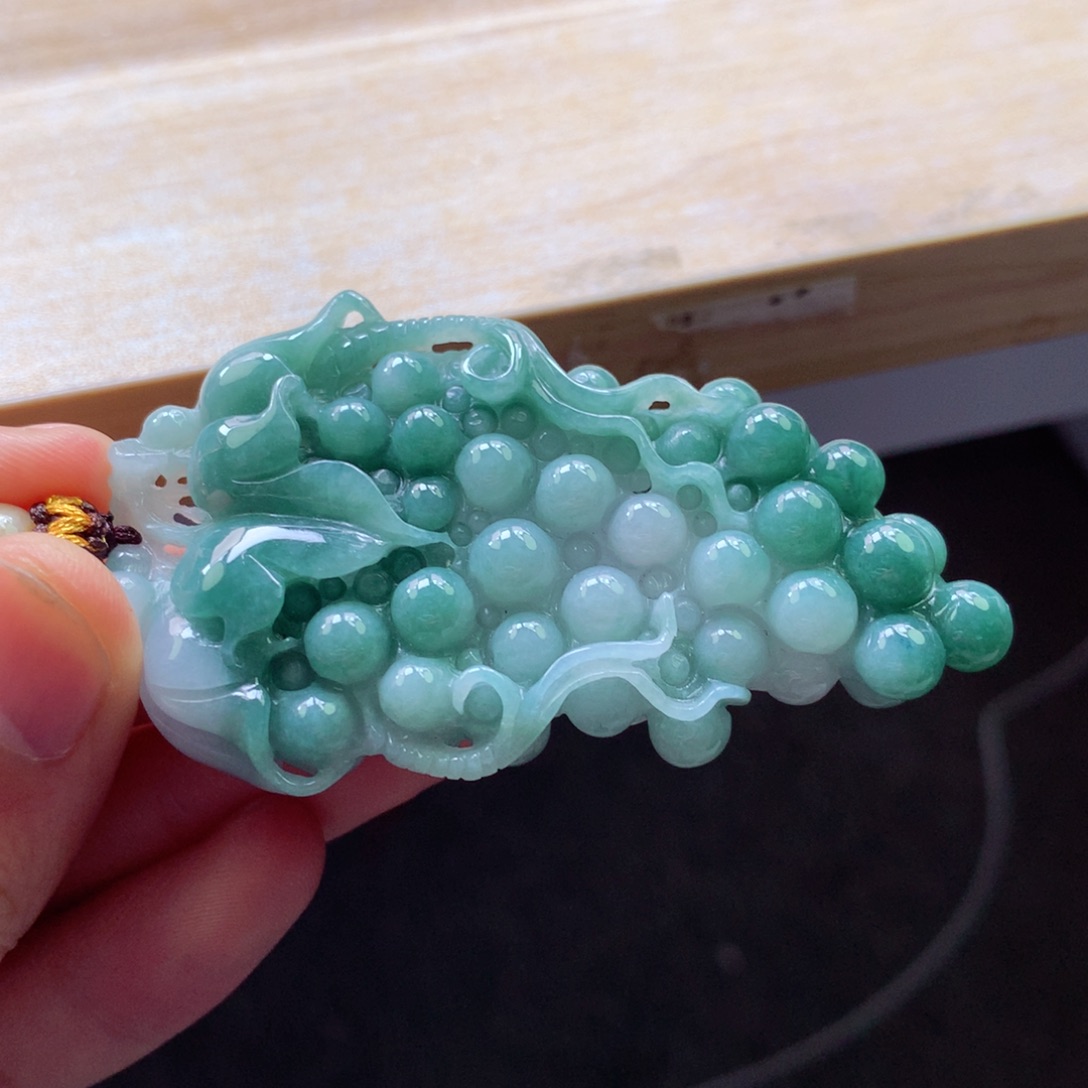 翡翠颈饰未镶嵌吊坠