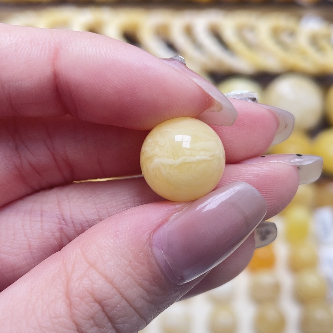 琥珀未镶嵌裸石13.7mm圆珠瑕