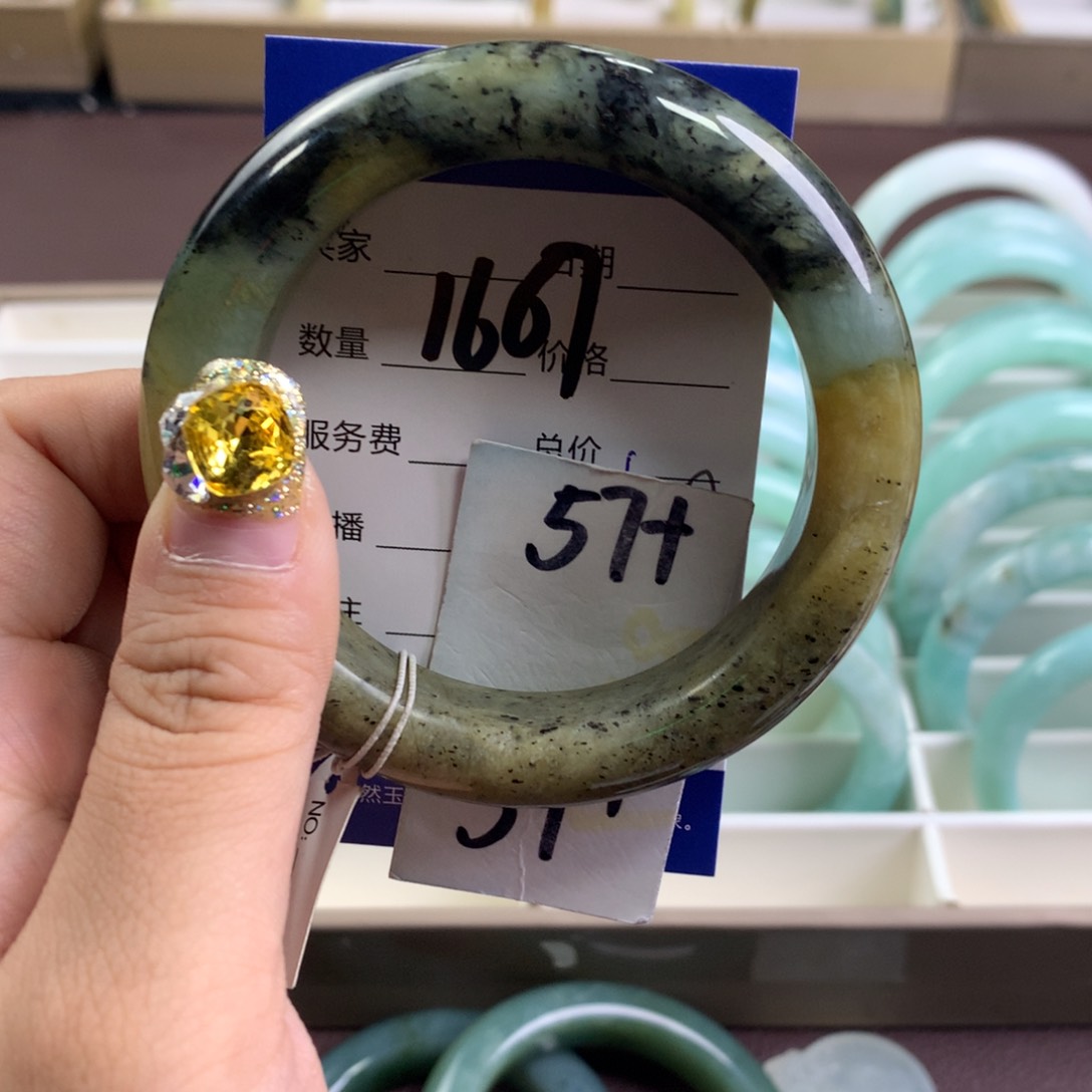 蛇纹石玉手镯未镶嵌1667