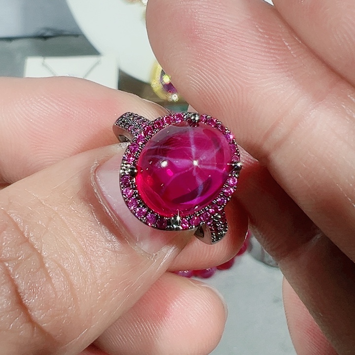 红宝石颈饰未镶嵌