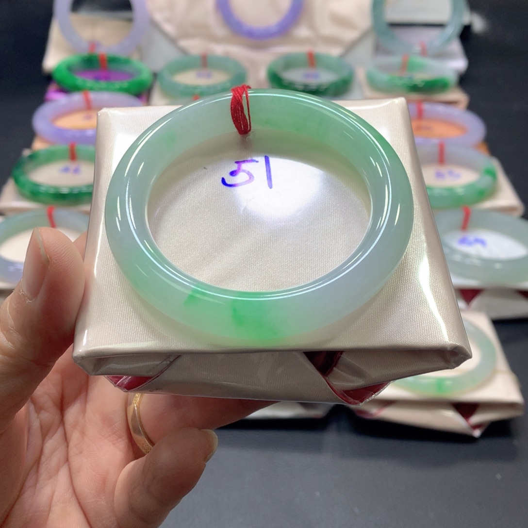 翡翠未镶嵌手镯51圈口