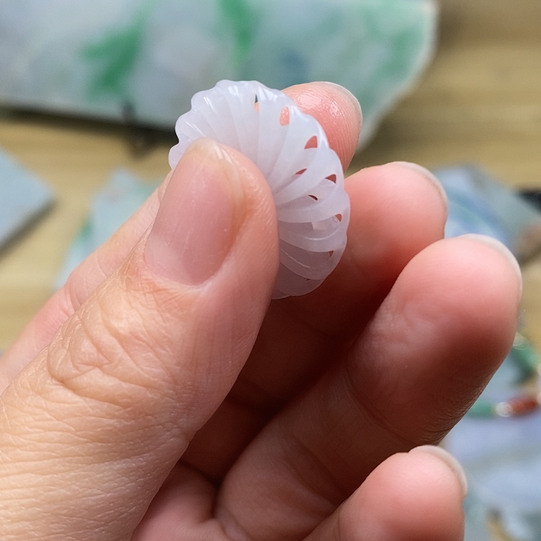 尔***在翡翠散珠缅甸翡翠A货