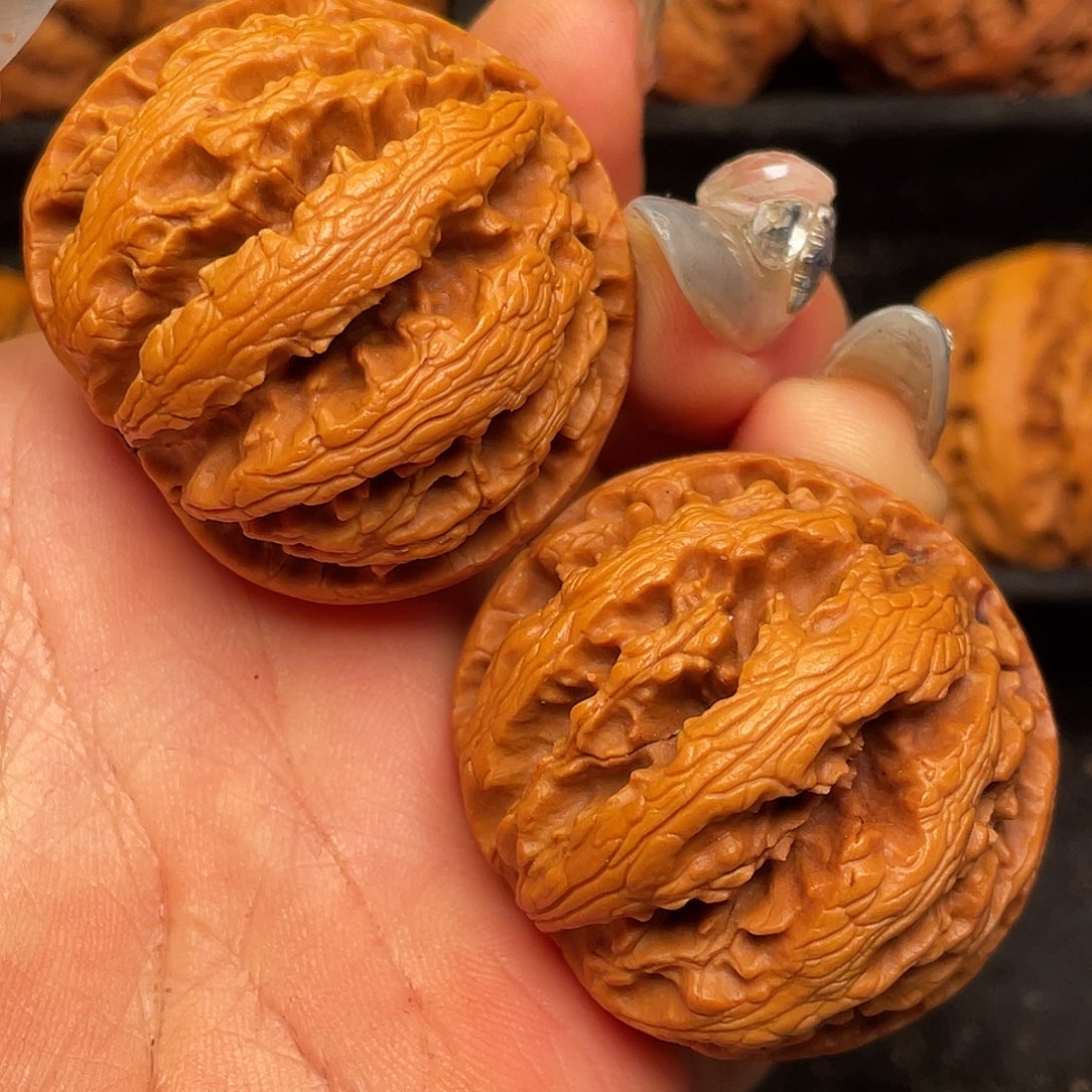 文玩核桃把件秦岭山脉核桃