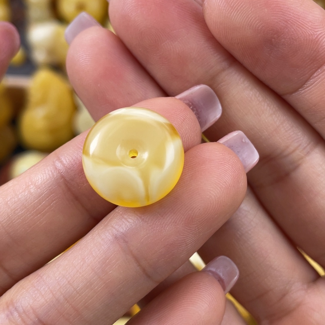 琥珀裸石未镶嵌蜜蜡