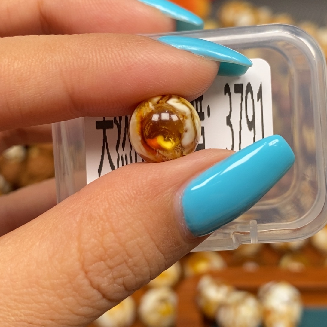 蜜蜡未镶嵌珠宝奇石3791