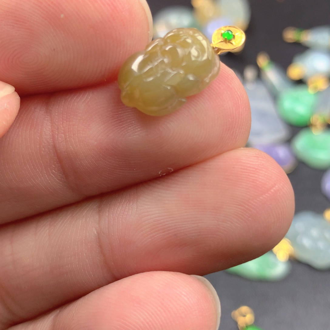 【闪购商品】颈饰18K金镶嵌翡翠翡翠