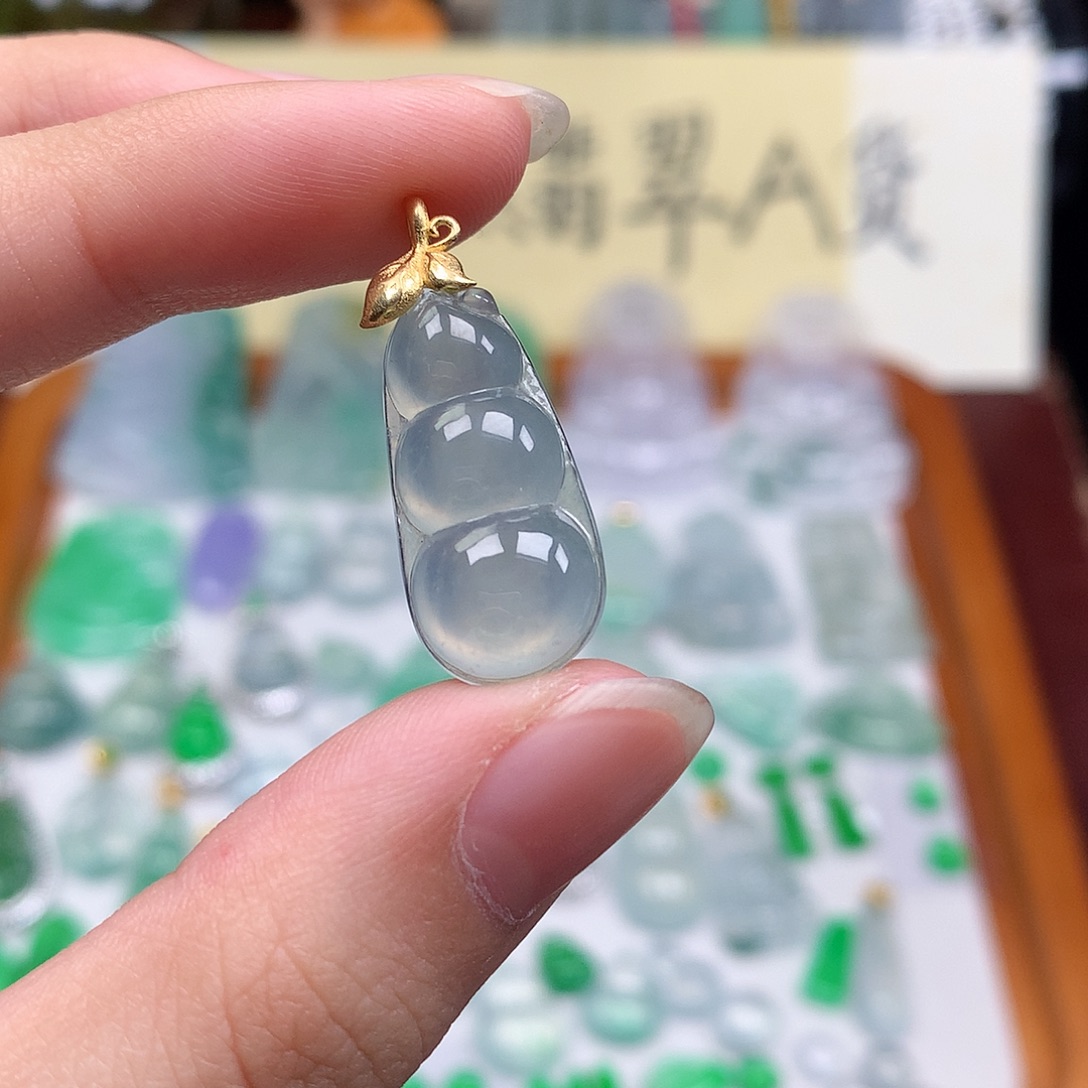 翡翠裸石18K金镶嵌缅甸天然A货翡翠冰种豆子