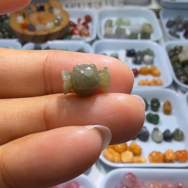 和田玉未镶嵌珠宝半成品
