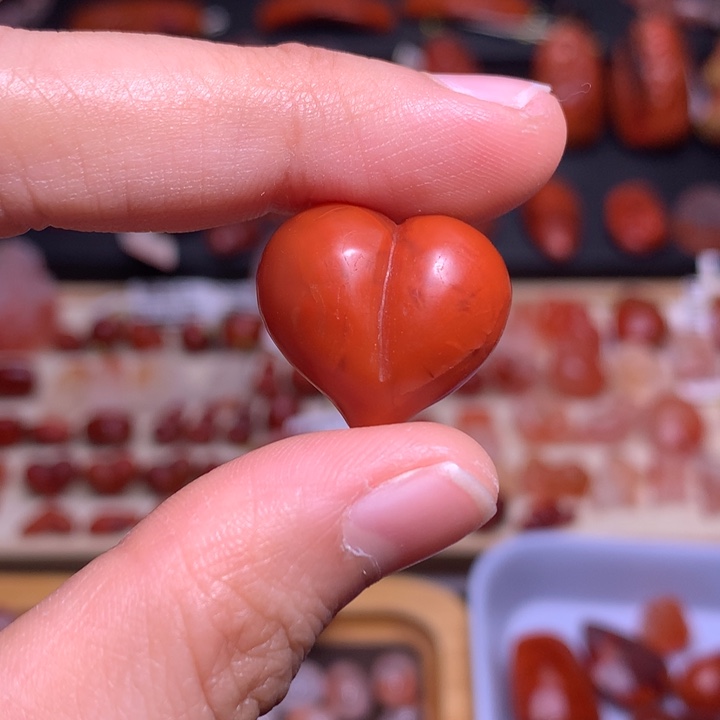 南红玛瑙未镶嵌珠宝半成品肉屁桃