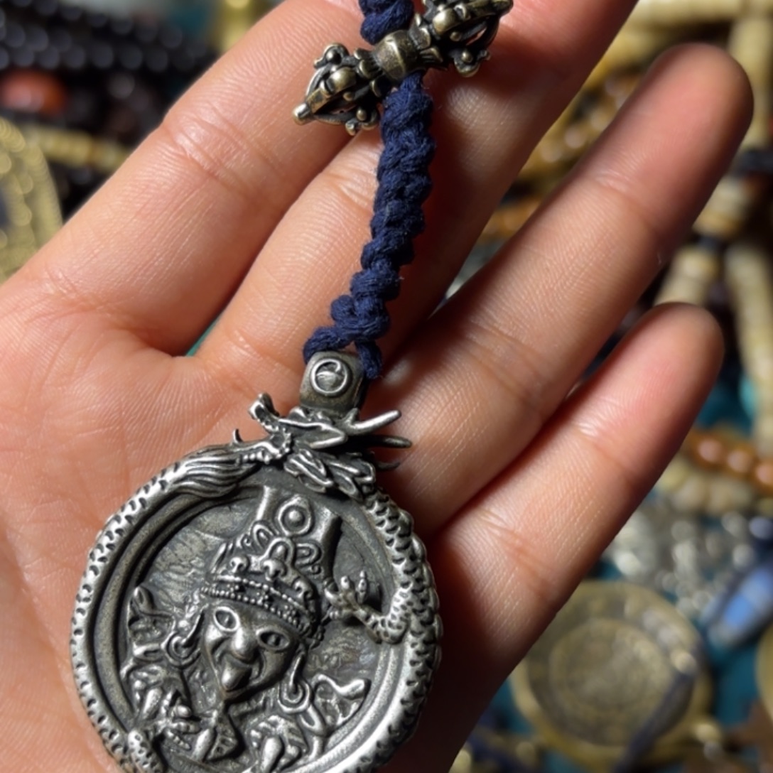 非常好看的一个脖挂车挂