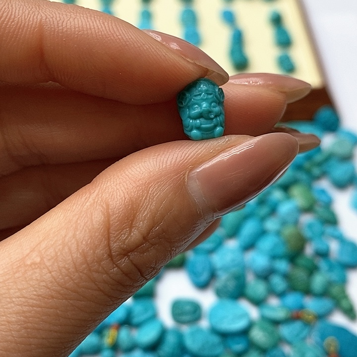 绿松石颈饰未镶嵌