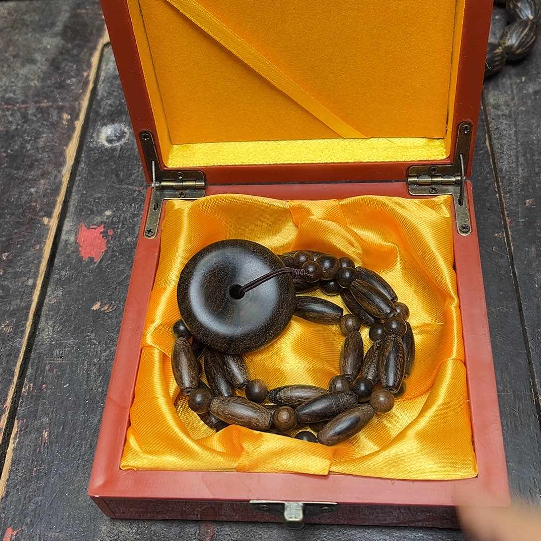 大叶紫檀（黑酸枝木类）