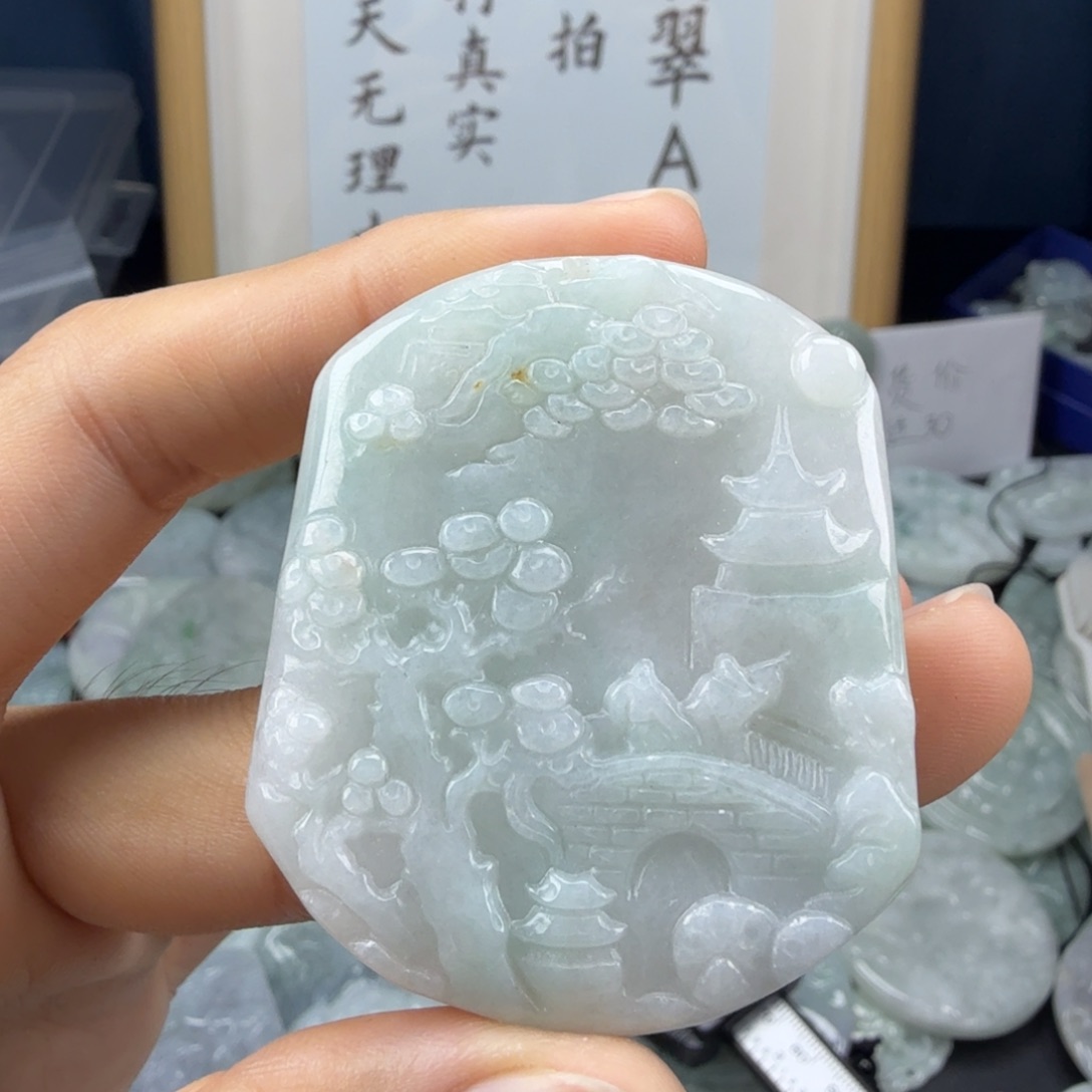 翡翠未镶嵌颈饰翡翠