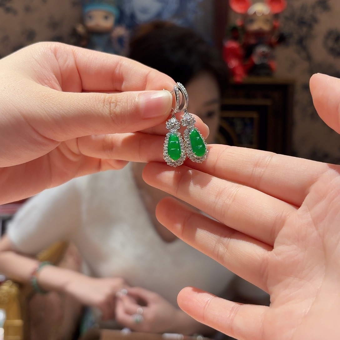 翡翠耳饰18K金镶嵌耳饰