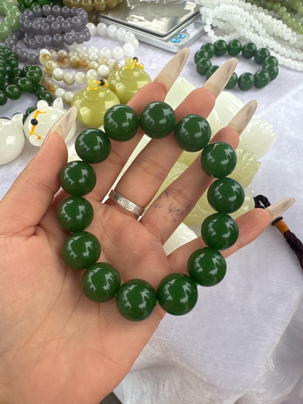 高端精品菠菜绿手串 卡16