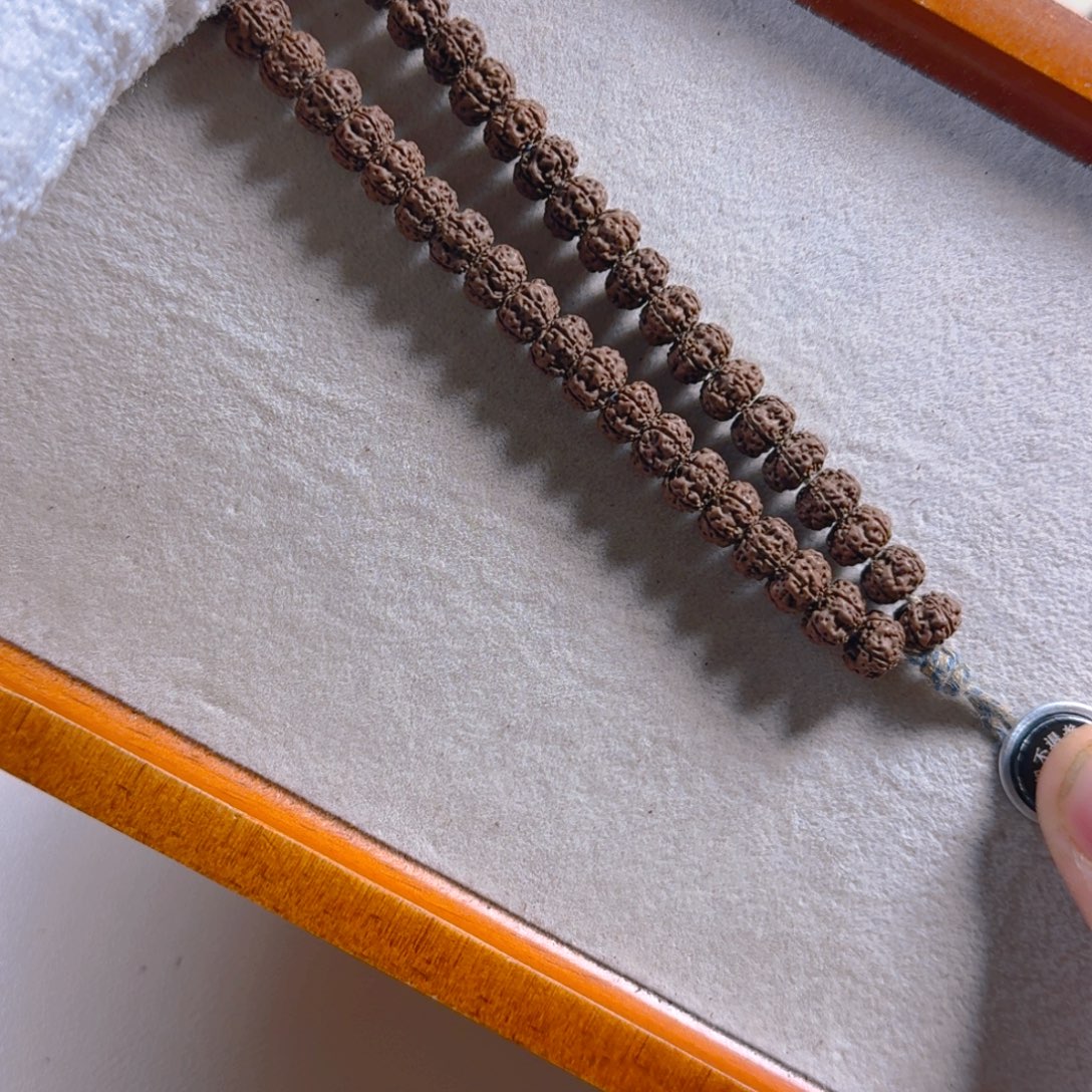 o****金刚菩提吊坠平细手持定制款8.2mm