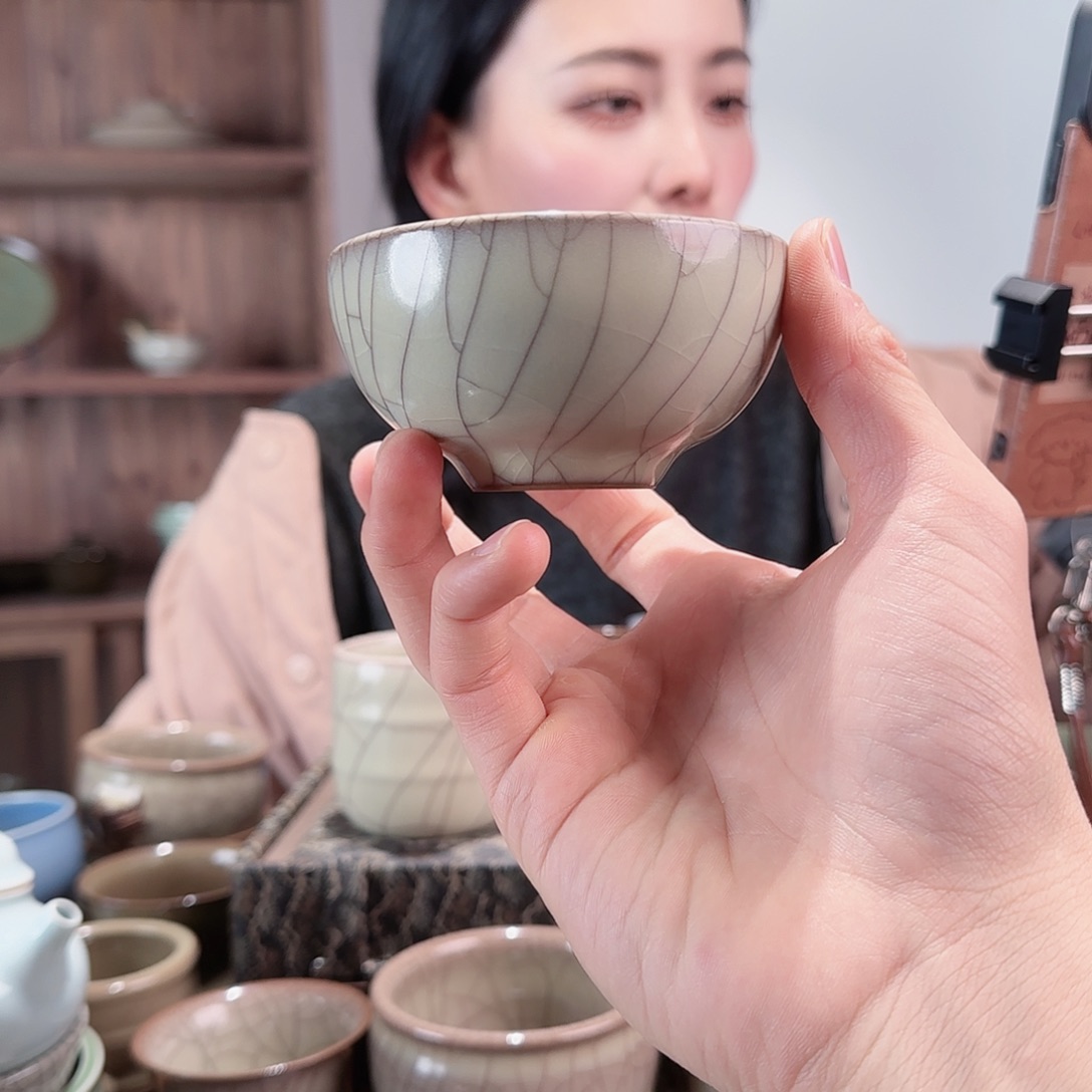 摆件瓷哥窑茶碗杯