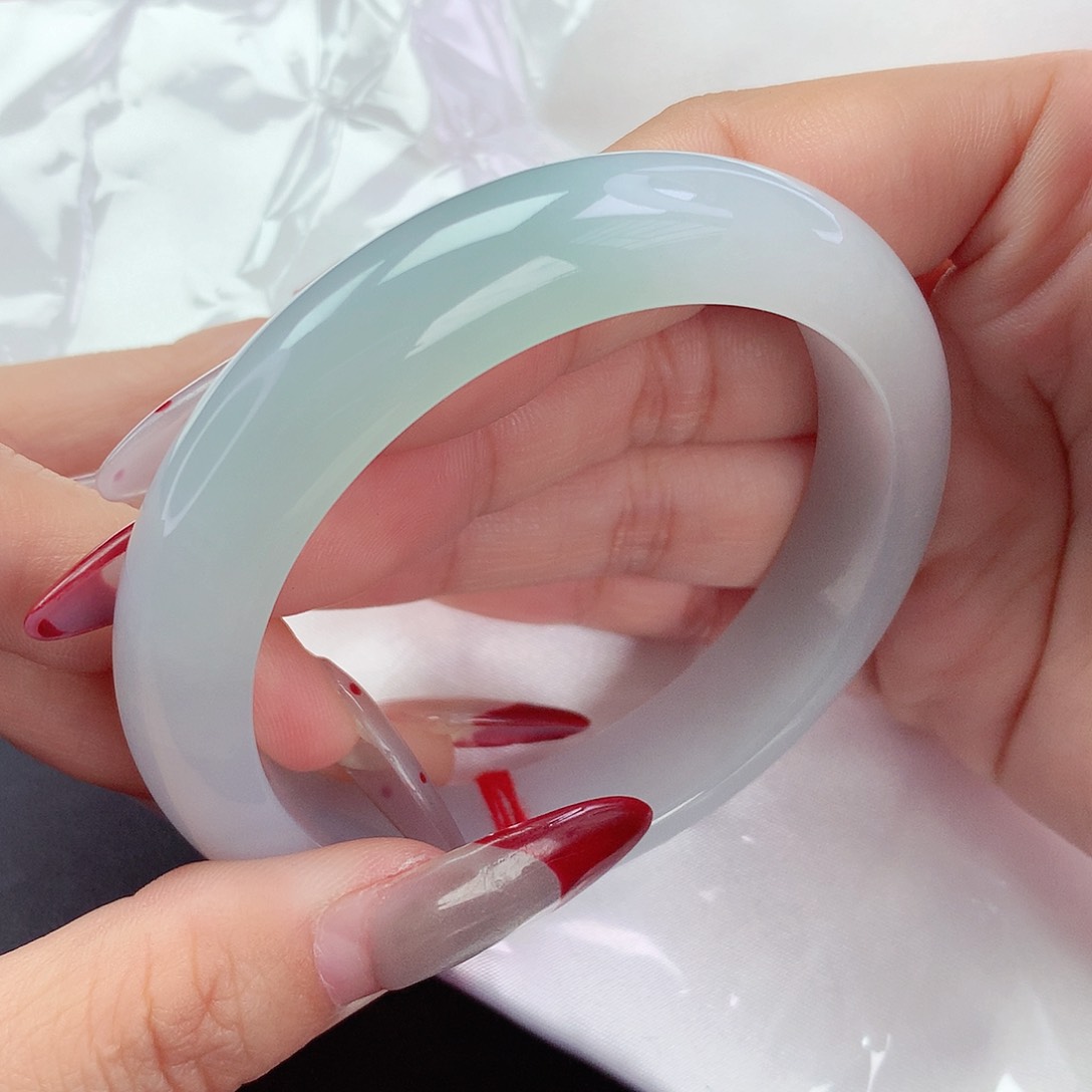 【闪购商品】翡翠手镯未镶嵌V****意a 82599