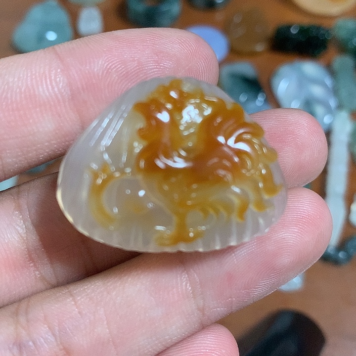 姚***财玛瑙/玉髓未镶嵌颈饰