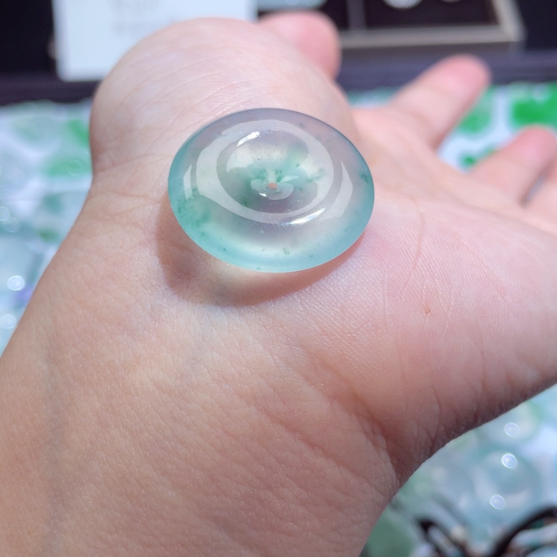 颈饰未镶嵌翡翠平安扣