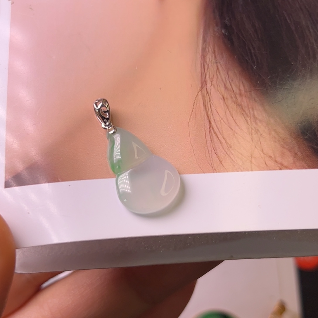 翡翠颈饰18K金镶嵌嗨*七葫芦