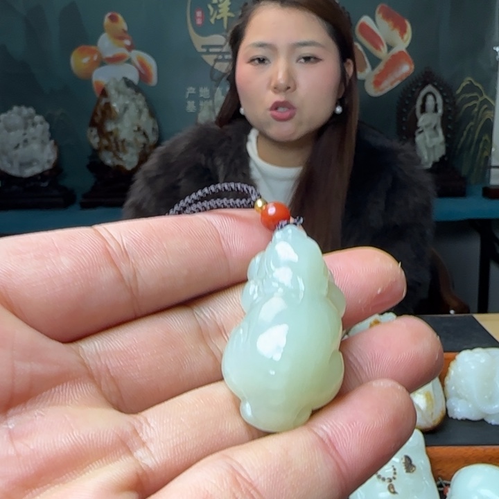 槿****和田玉未镶嵌颈饰