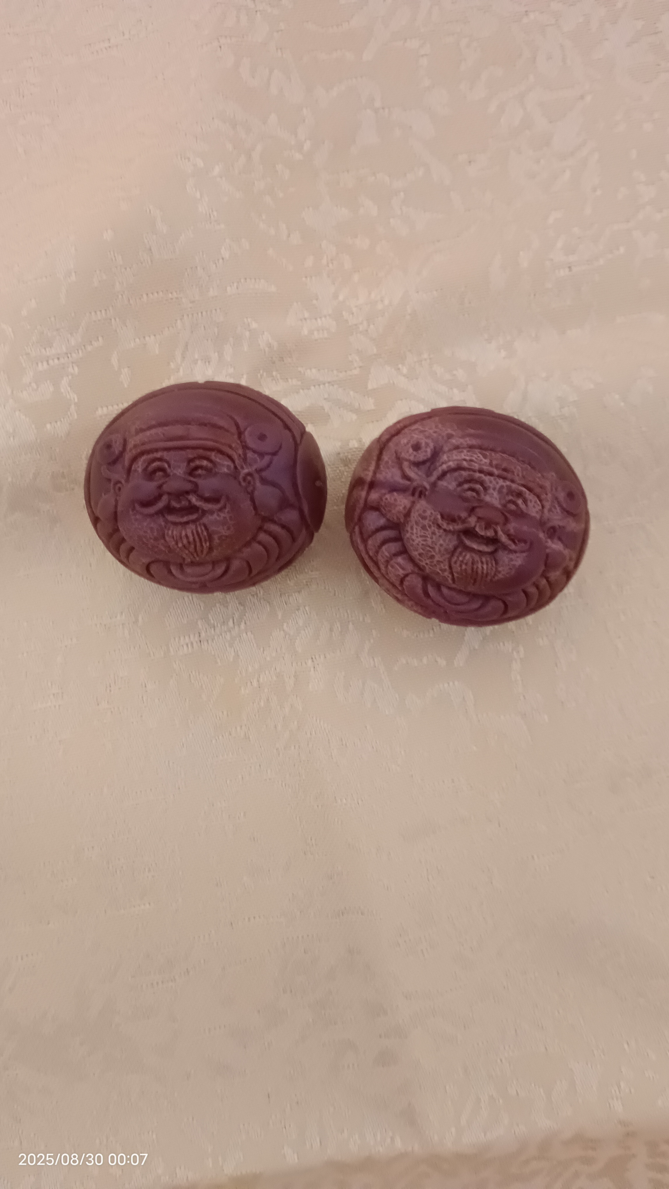 大籽橄榄核双面弥勒财神