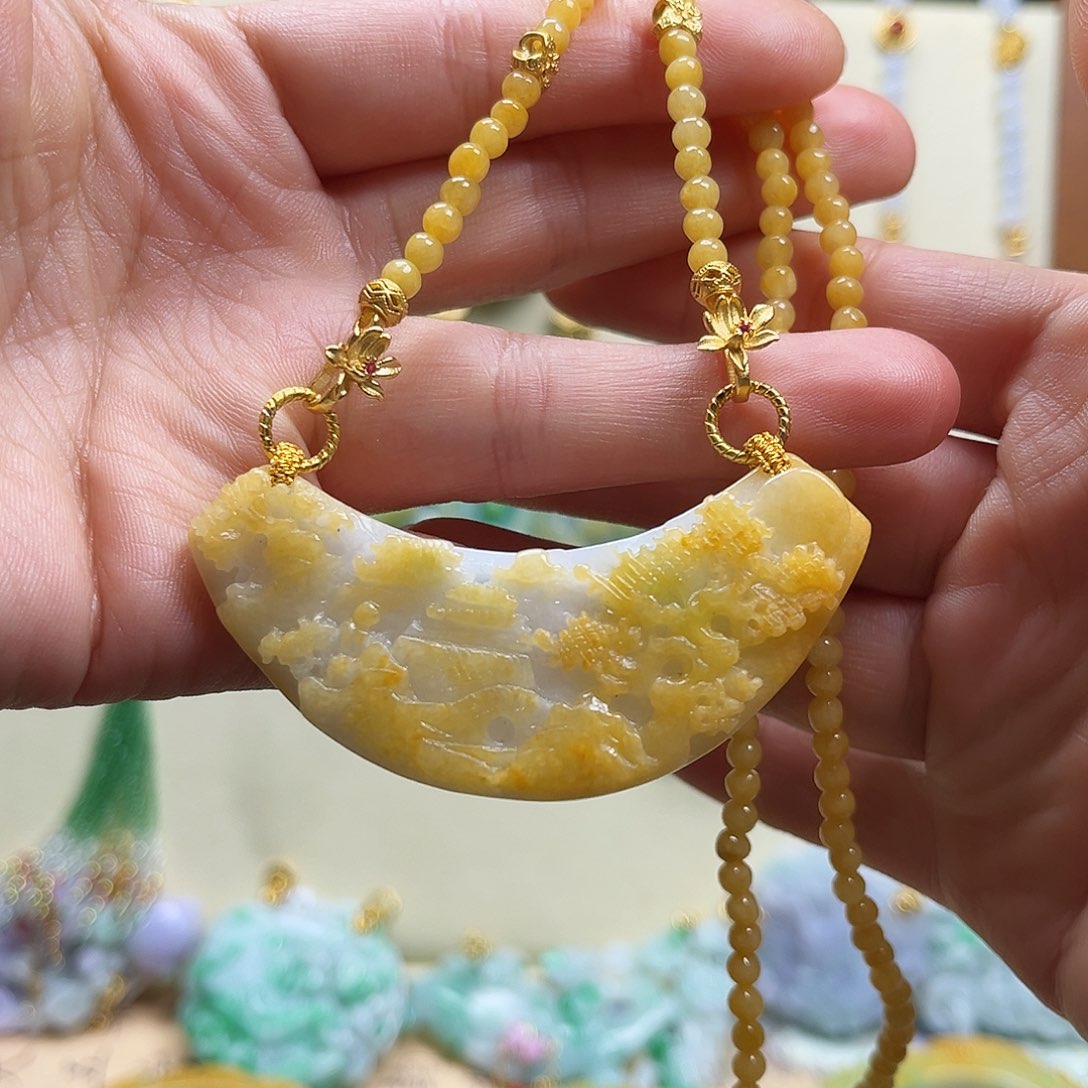 翡翠颈饰未镶嵌天然翡翠