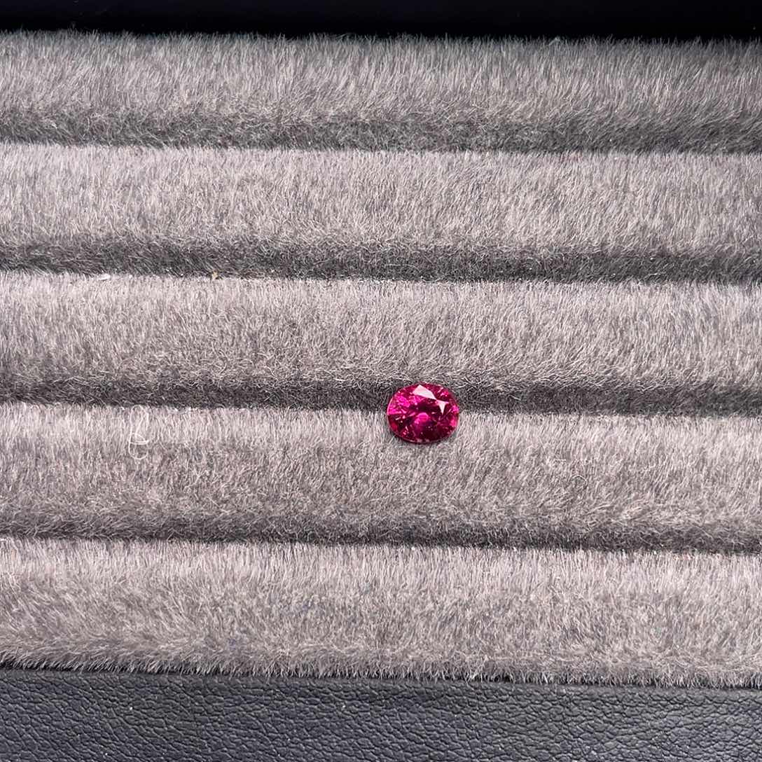 碧玺裸石未镶嵌卢比来0.635ct火龙果色