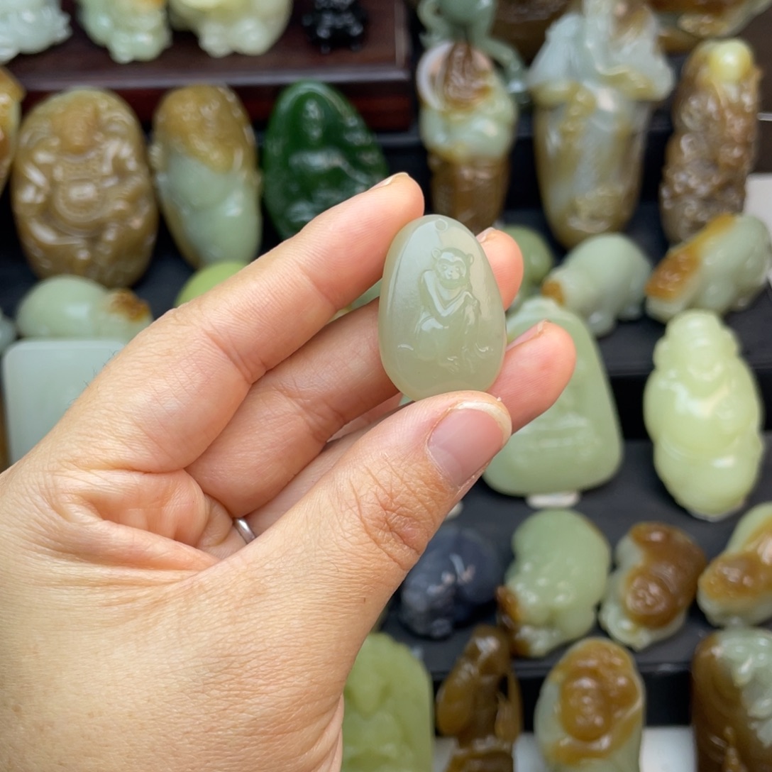 和田玉未镶嵌颈饰