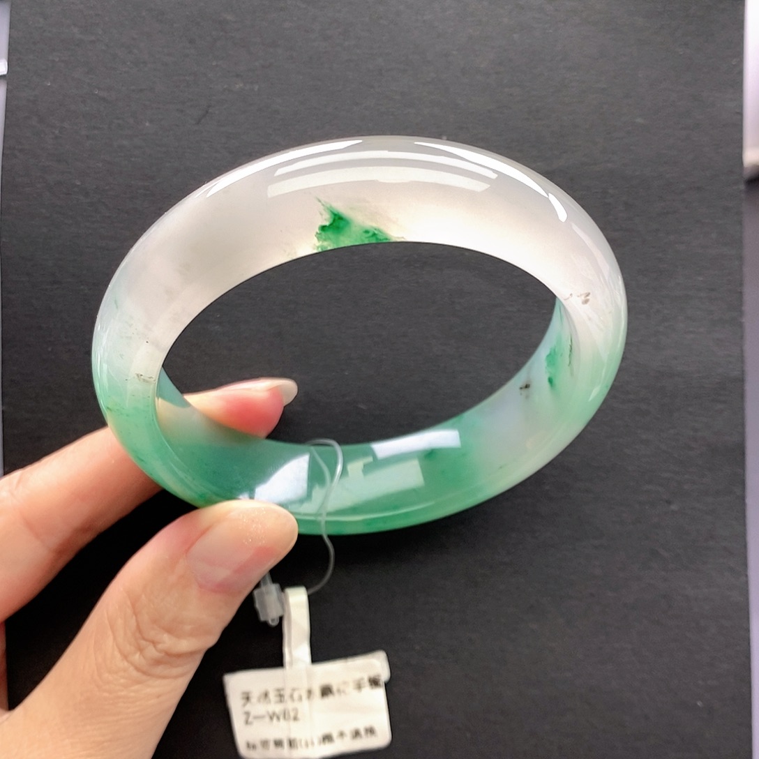 石英质玉未镶嵌手镯