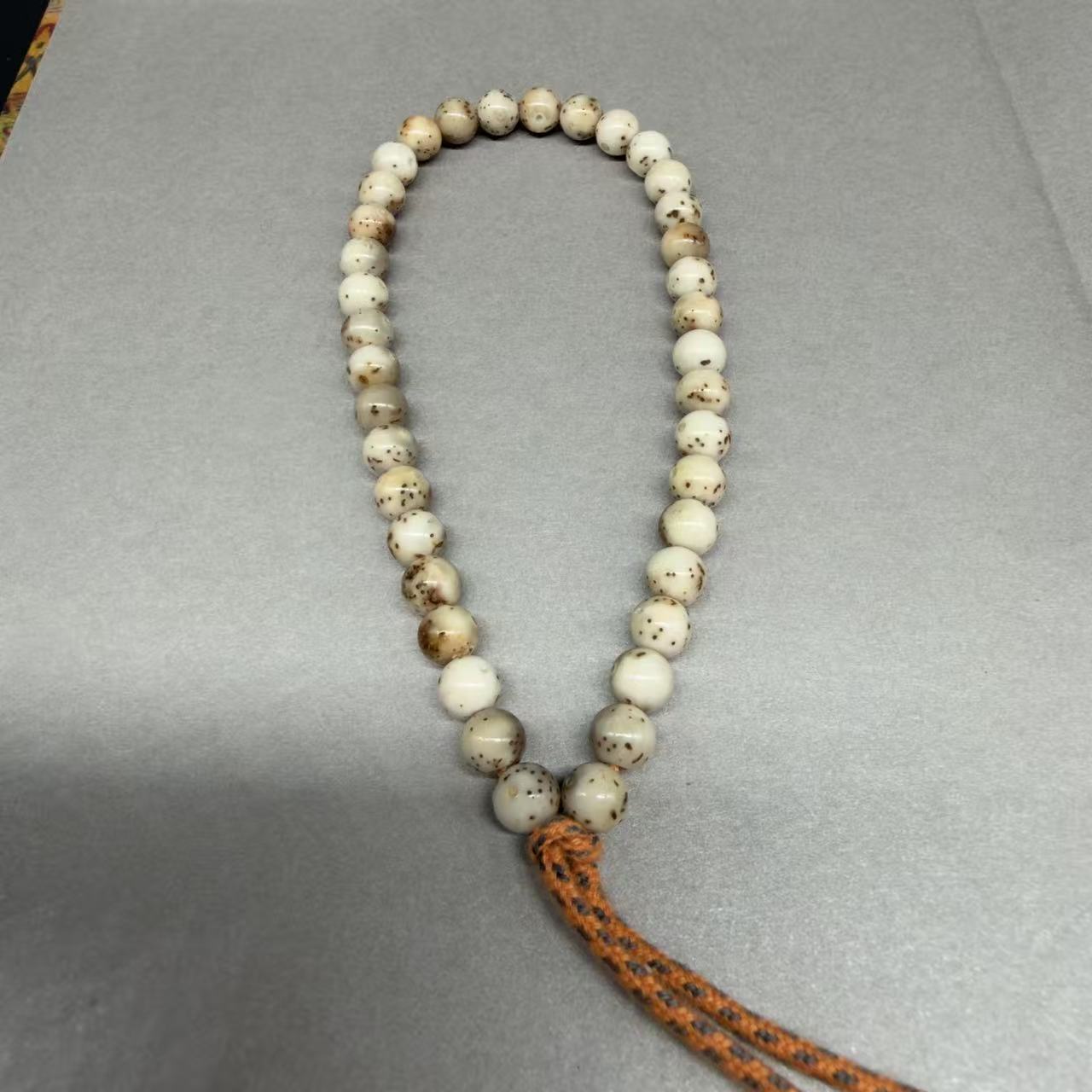 星月石玉料小圆珠手持6mm左右