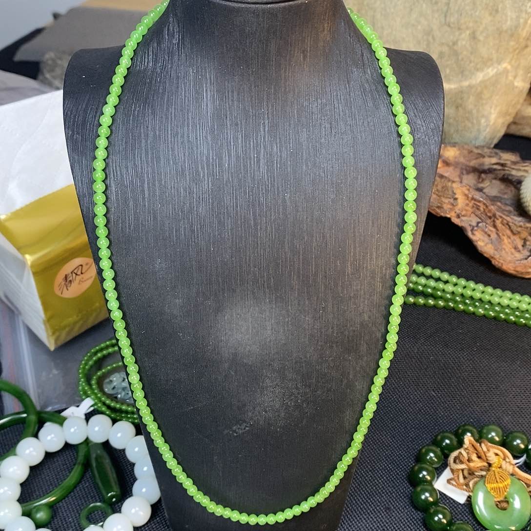 颈饰未镶嵌和田玉