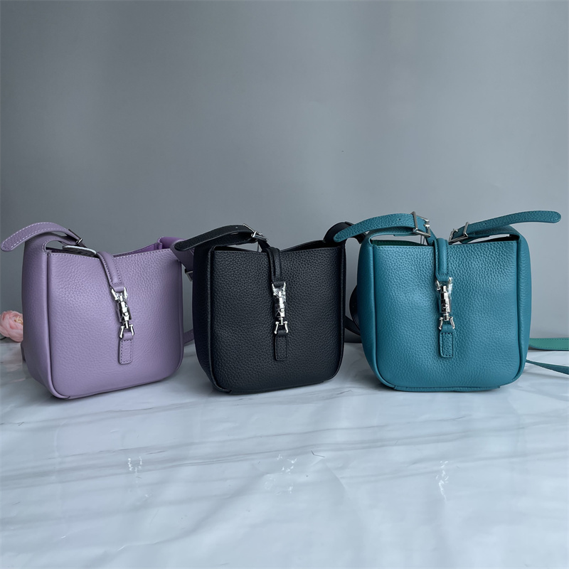 外贸尾单头层牛皮网红同款腋下斜挎进口TC皮水桶包夏天女包小清新