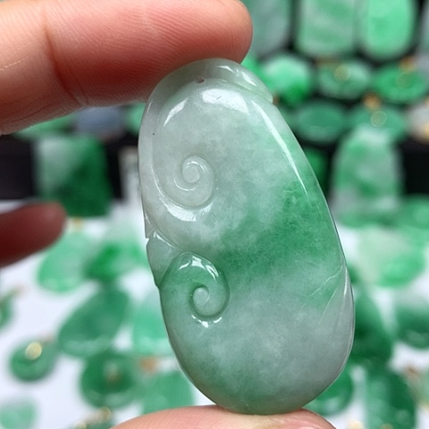 翡翠吊坠(不含链)18K金镶嵌