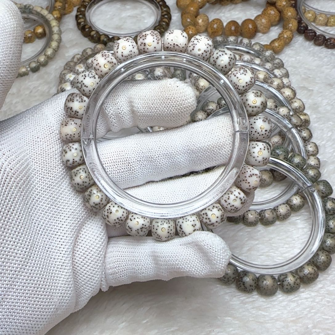 手串星月菩提6号糯冰散星10左右