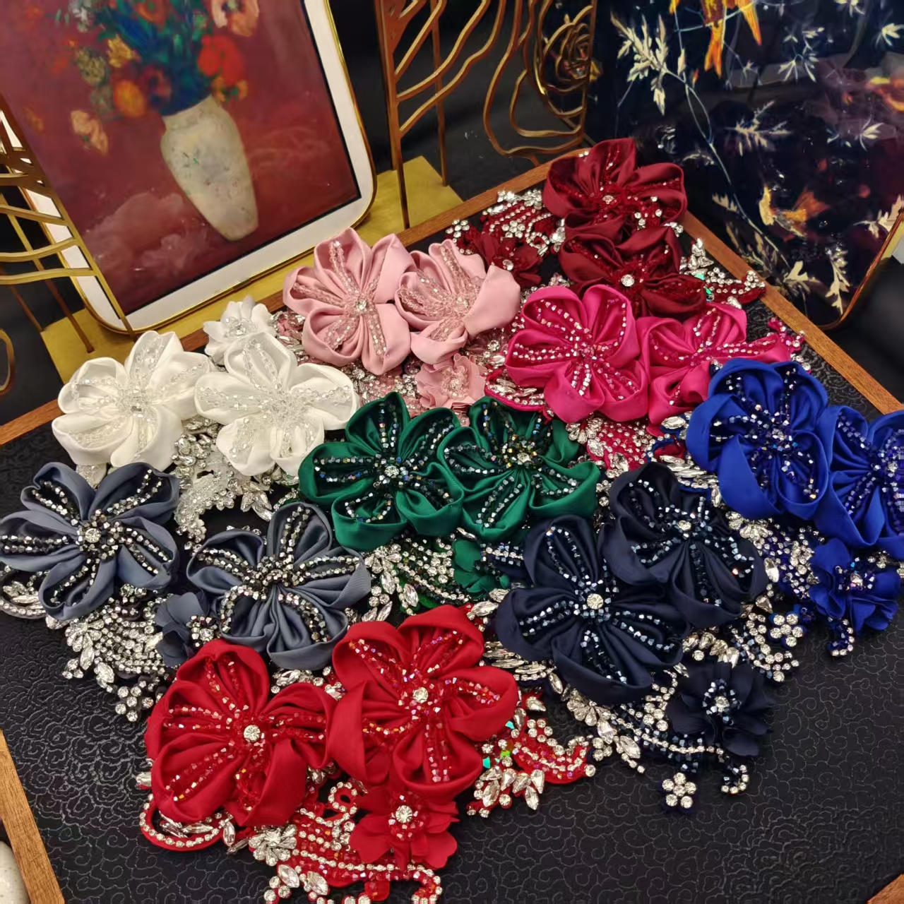 轻奢精致含苞待放花朵蔓延气质带别针AZ999