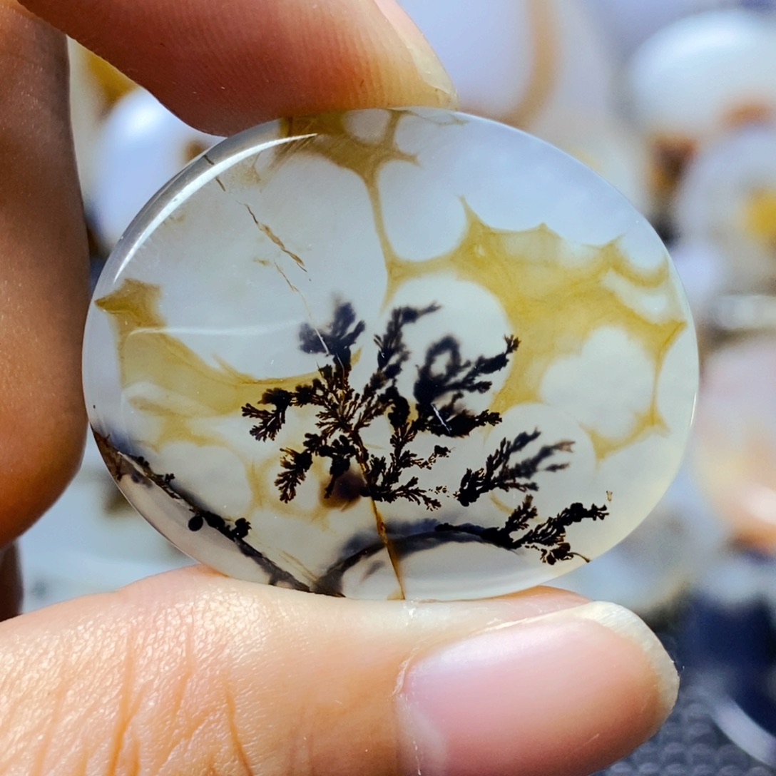 6***6玛瑙/玉髓未镶嵌珠宝半成品