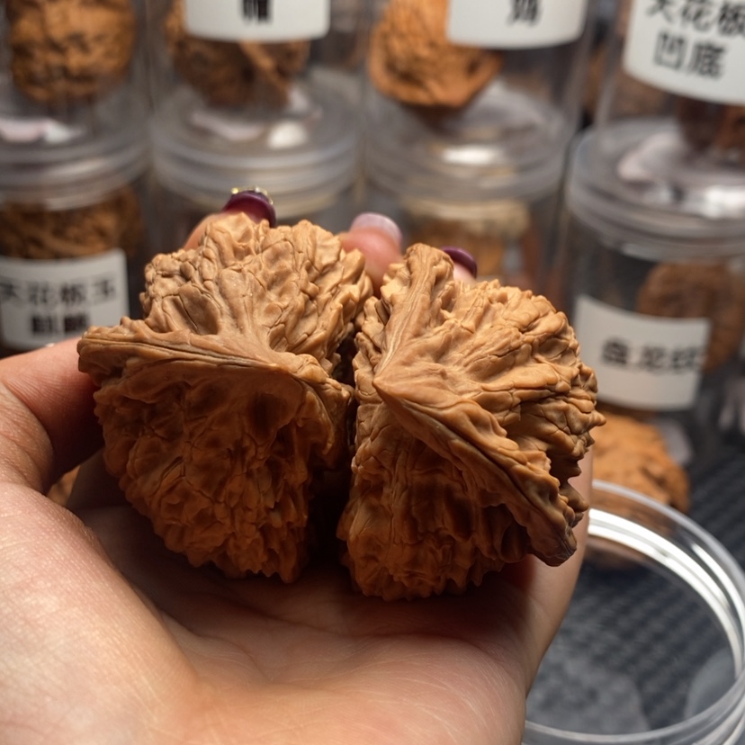【闪购商品】文玩核桃吊坠鹰蛇