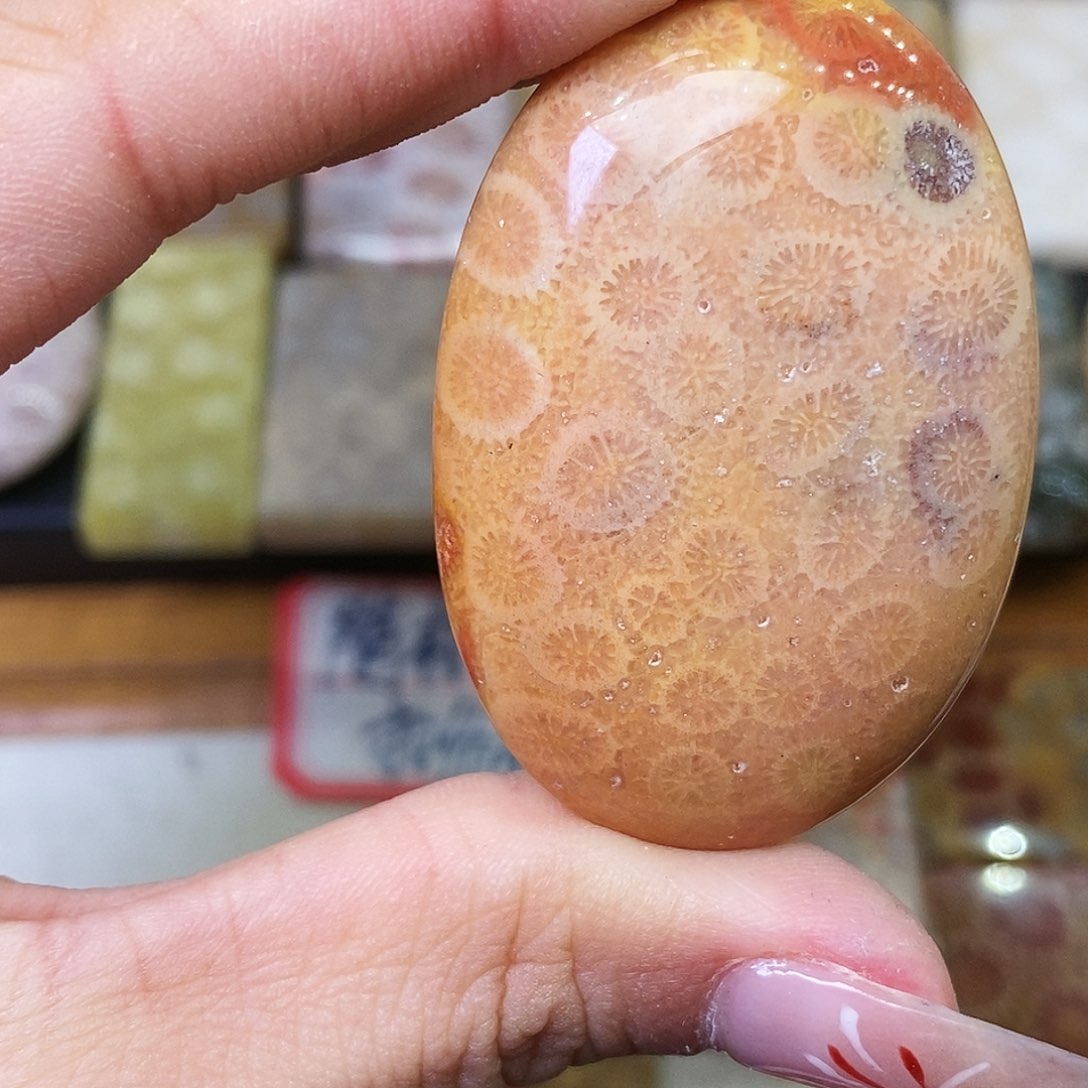 硅化玉颈饰合金花**贵