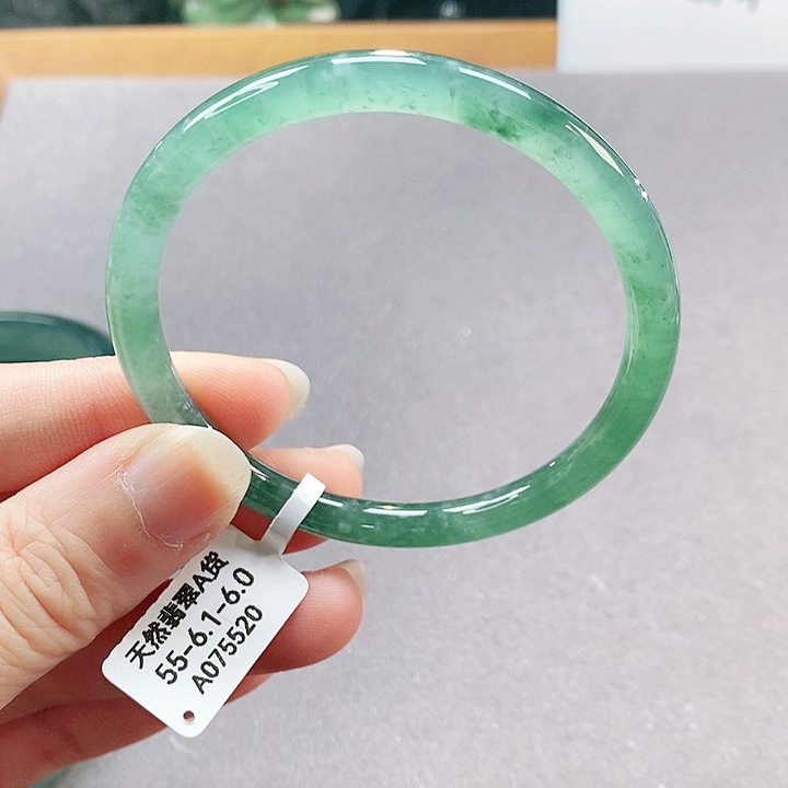 【闪购商品】翡翠手镯（圆镯）未镶嵌