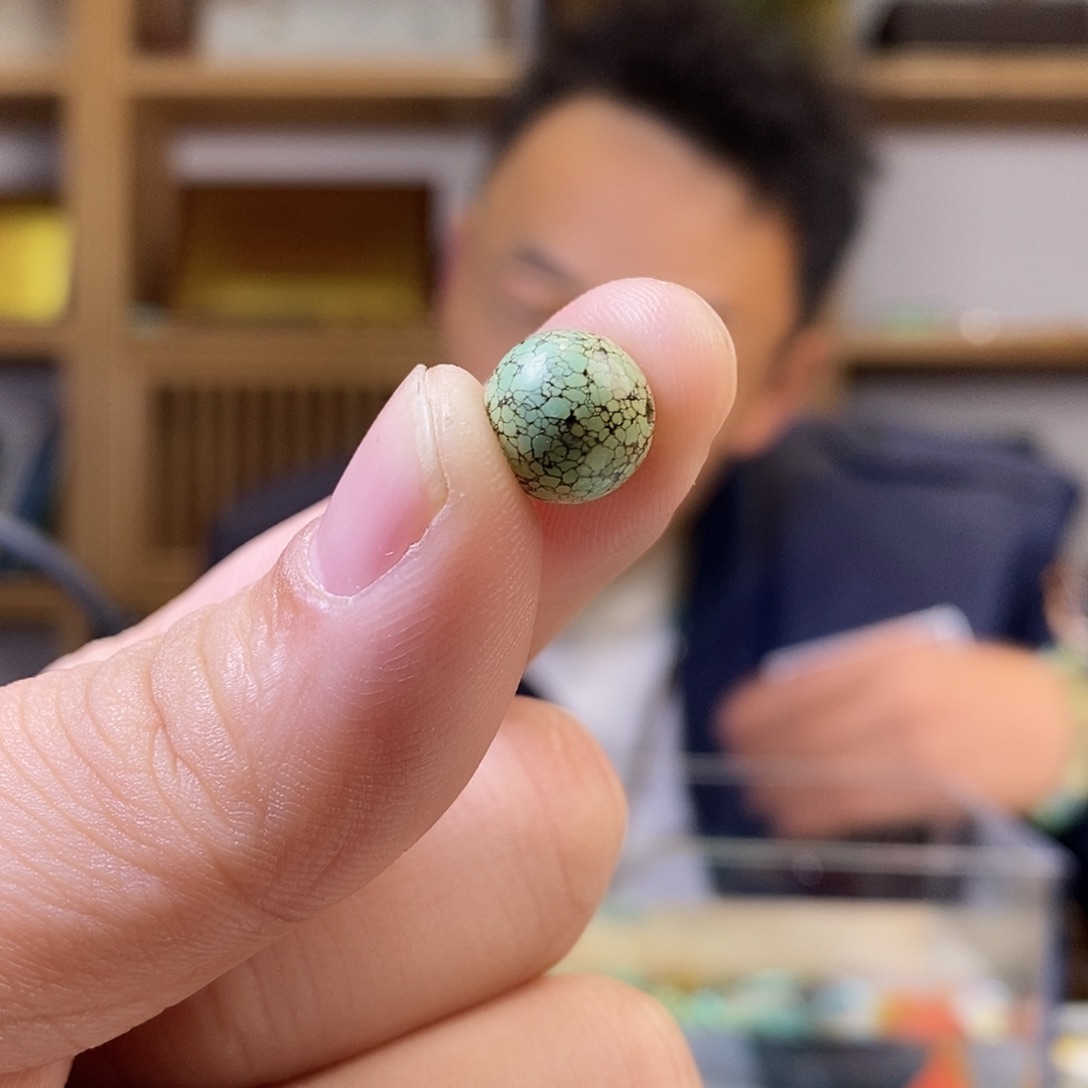 人***紧绿松石未镶嵌配珠