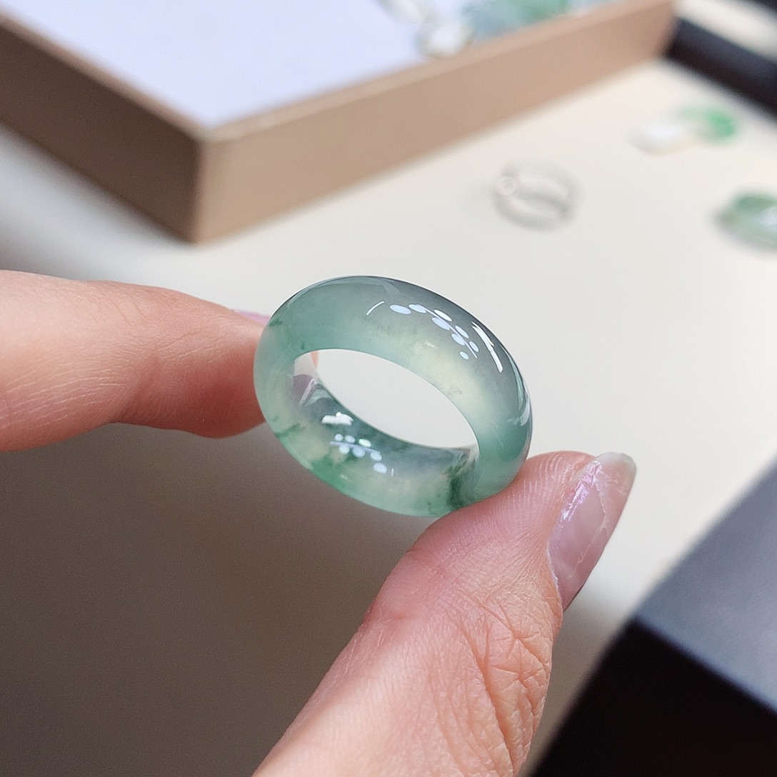 翡翠戒指未镶嵌17-18号